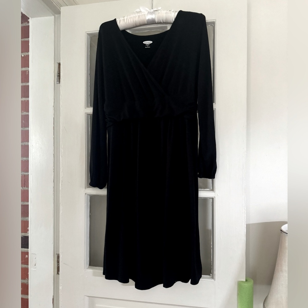 Old navy black long sleeved dress EUC size Small